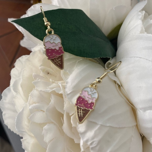 Funky and cute icecream gold earrings - Picture 4 of 6